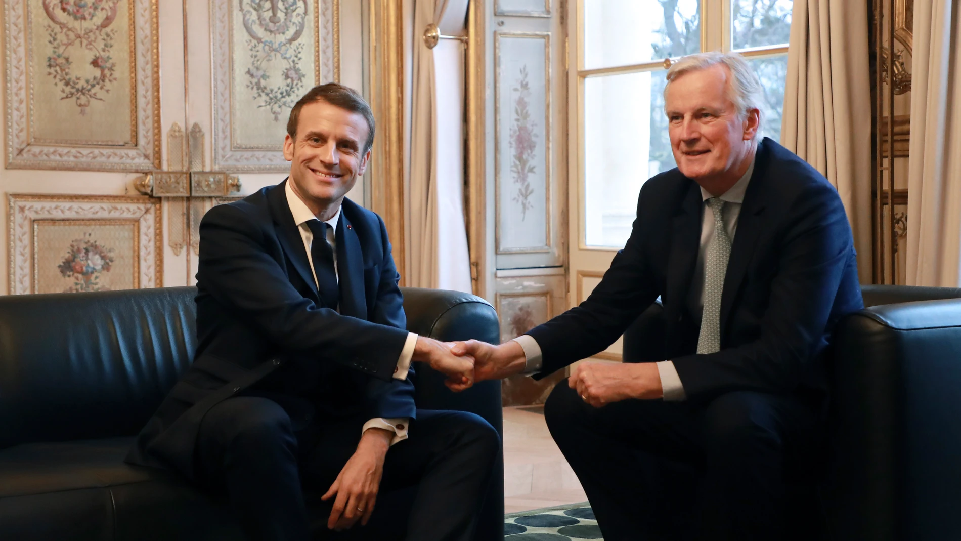 Emmanuel Macron y Michel Barnier, en el Elíseo, en una imagen de archivo