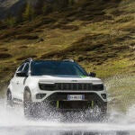 Jeep une electrificación y aventura en el nuevo Avenger 4xe