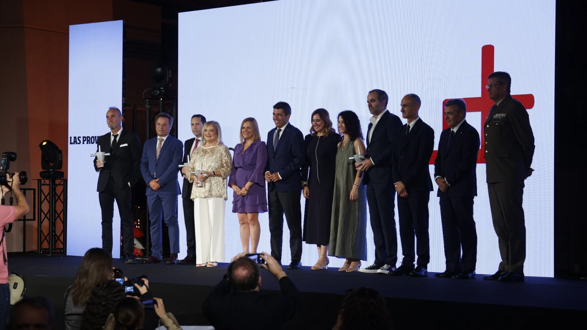 Imagen de los galardonados en los premios de Las Provincias