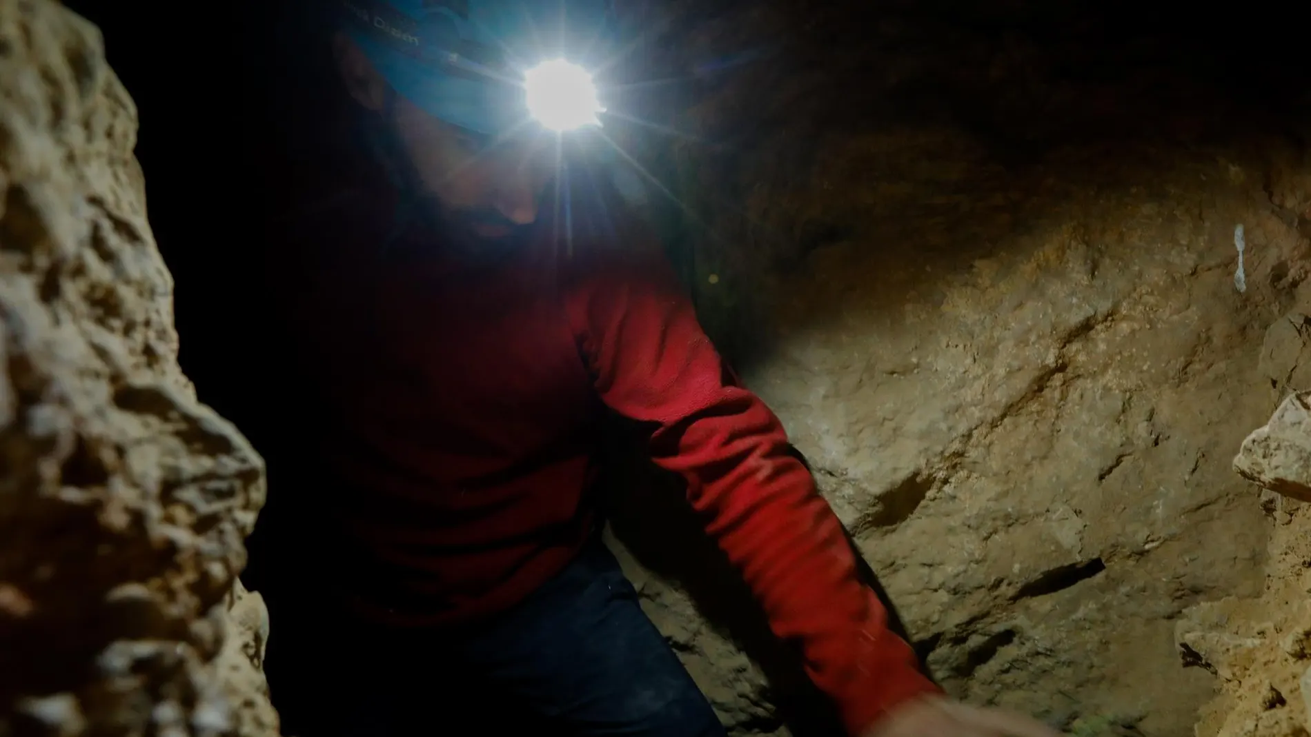 Ordenan nuevos análisis a los restos óseos de humanos aparecidos en una cueva de Huéscar (Granada)