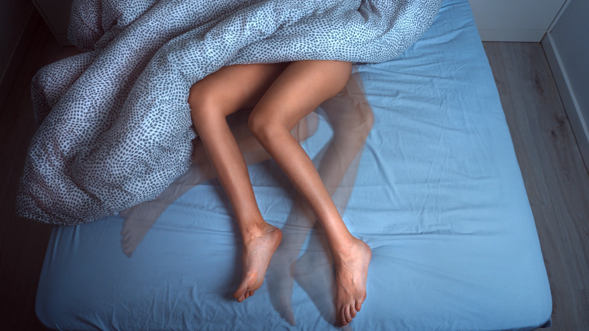 Este trastorno se caracteriza por la necesidad de mover las piernas cuando se está en reposo