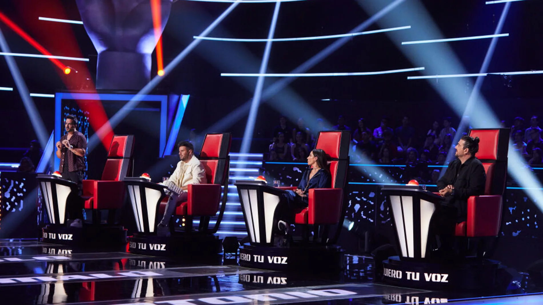 Malú y Luis Fonsi tensan la competencia en una noche explosiva de "La Voz"