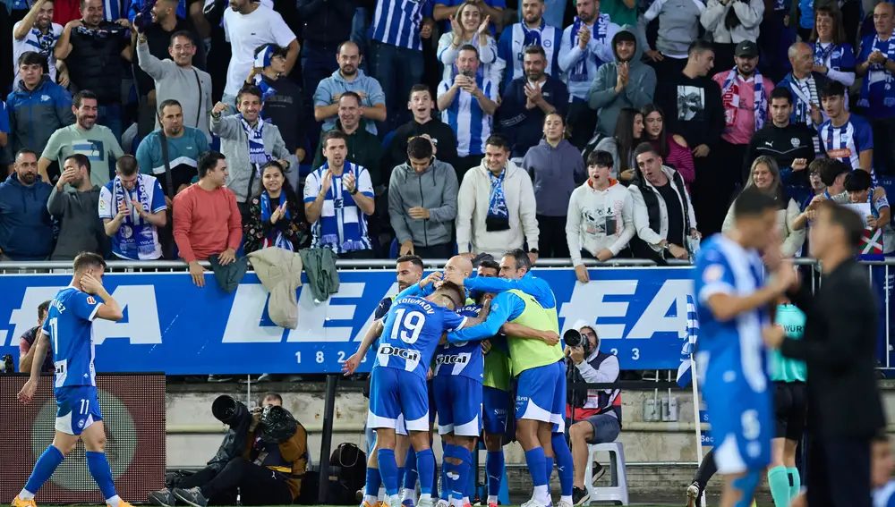 Deportivo Alaves v Sevilla FC - LaLiga EA Sports