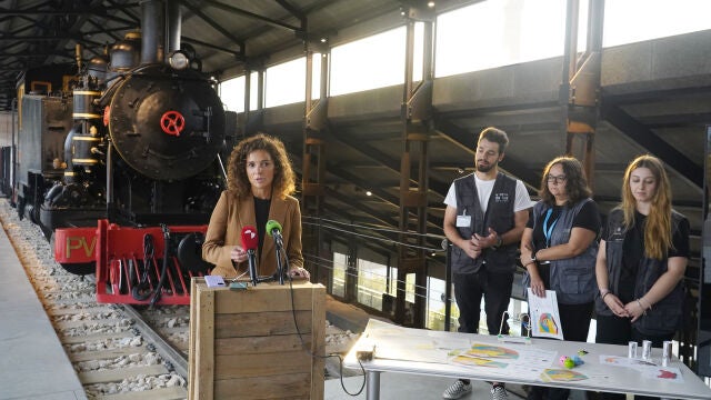 La directora de La Fábrica de Luz. Museo de la Energía y del área de museos, patrimonio y cultura de la Fundación Ciudad de la Energía, Concepción Fernández, durante la presentación de la nueva programación educativa para el curso escolar 2024-2025