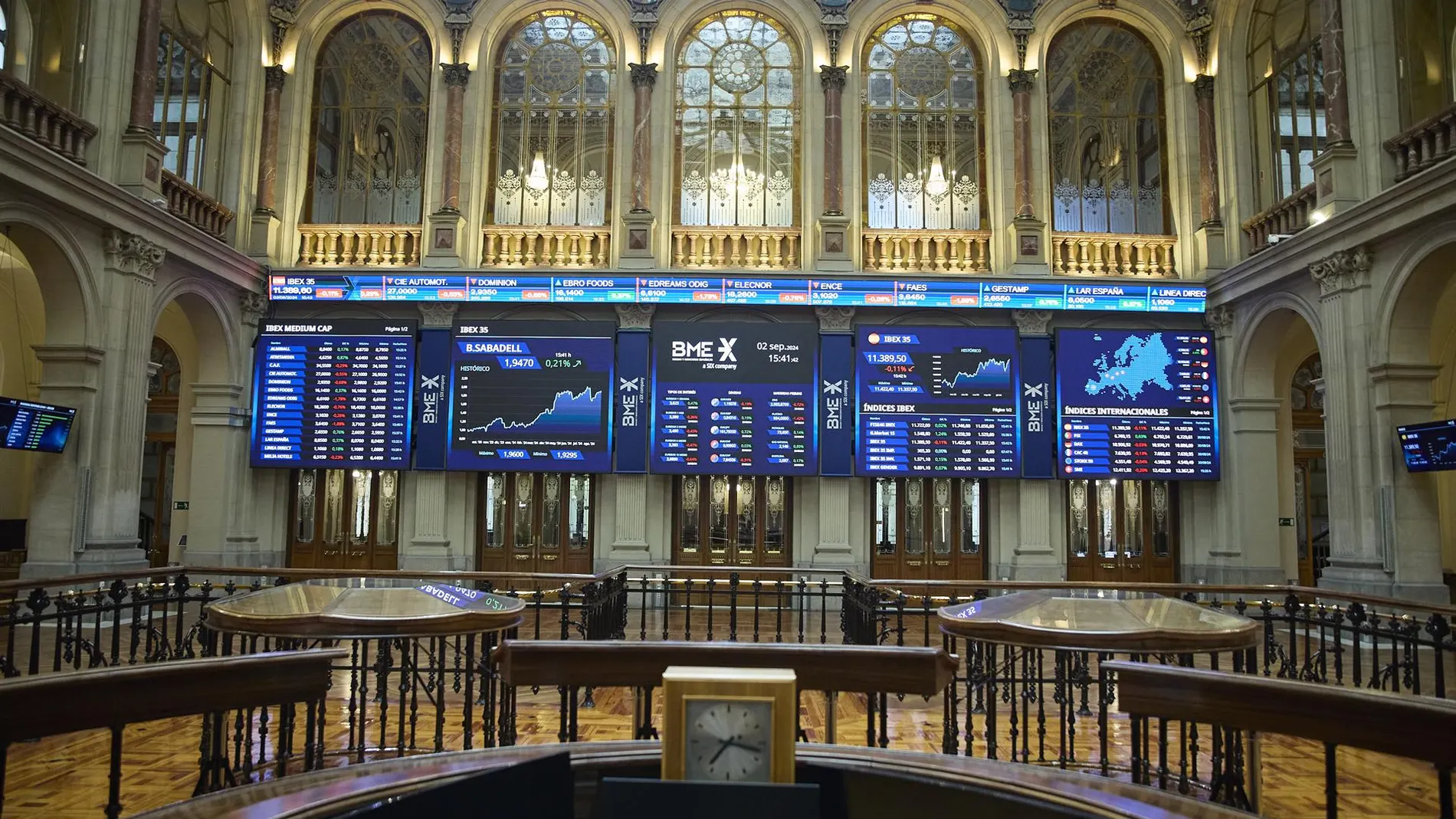 Economía/Bolsa.- El Ibex endereza el rumbo en la media sesión y cotiza casi plano en los 11.775 puntos