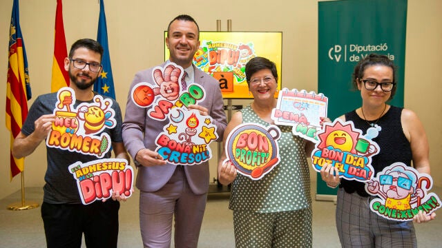 Presentación de la campaña 'Els adhesius de la Dipu'