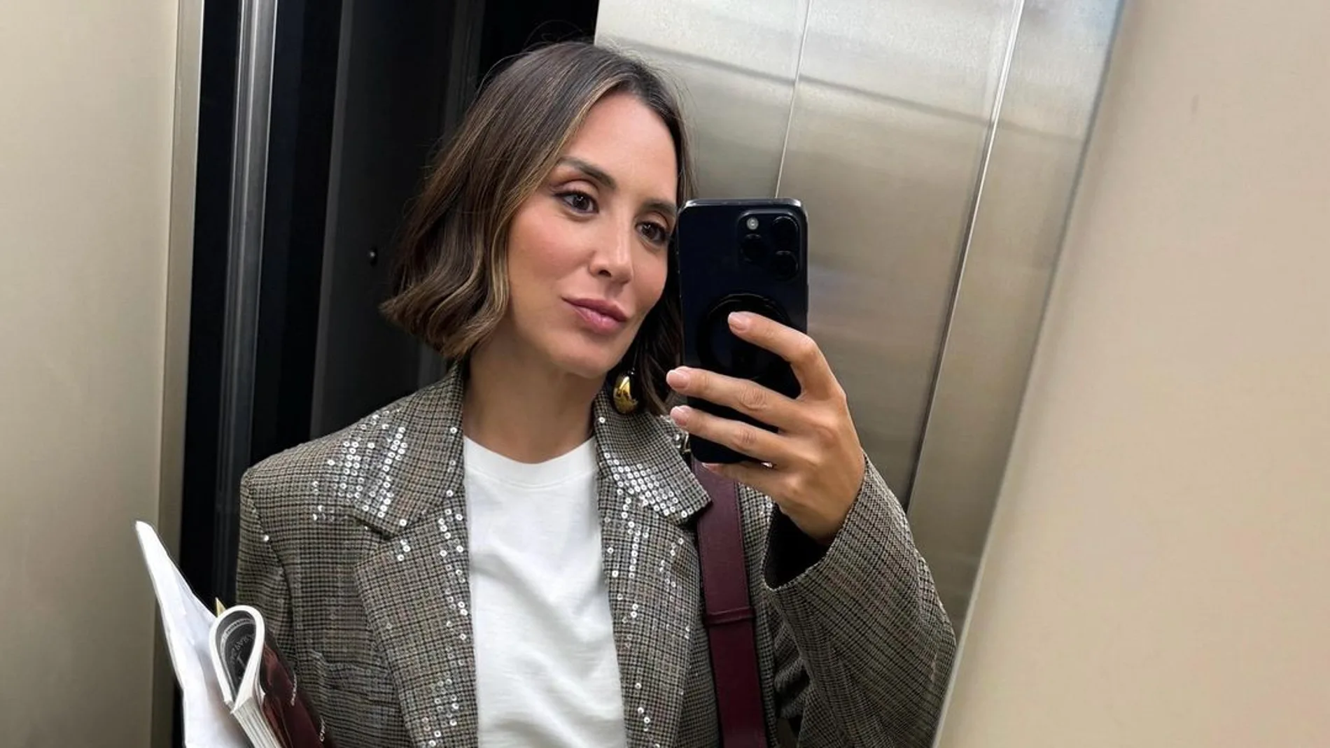 Tamara Falcó y su look para ir de reuniones.