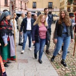Ester Muñoz asiste a la Feria de la Melonera junto a Ricardo Gavilanes, entre otros