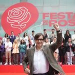 El presidente de la Generalitat y primer secretario del PSC, Salvador Illa, y la alcaldesa de Gavà Gemma Badia, intervienen en la Fiesta de la Rosa que organizan los socialistas catalanes en Gavà este domingo. 
