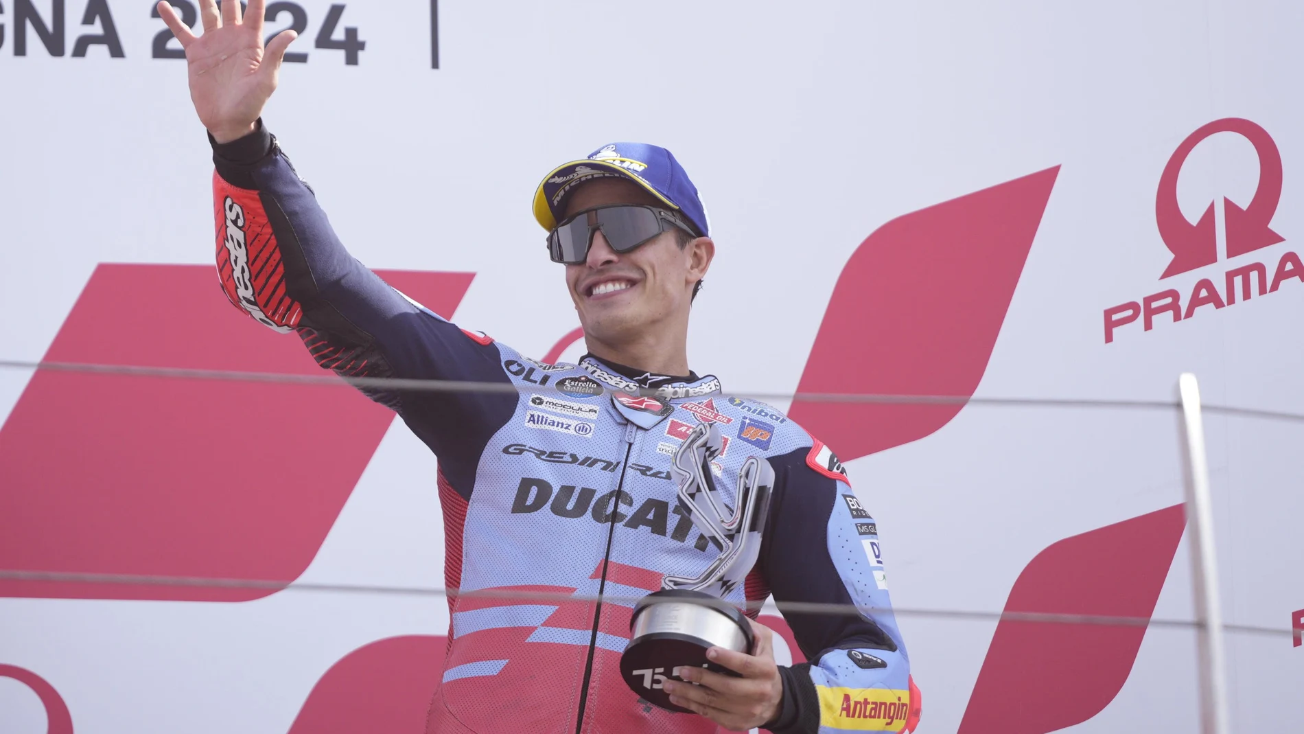Marc Márquez, en el podio tras su tercer puesto en Misano