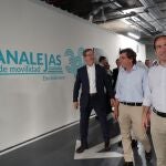 Martínez-Almeida y Borja Carabante durante la inauguración del «hub» de movilidad Canalejas