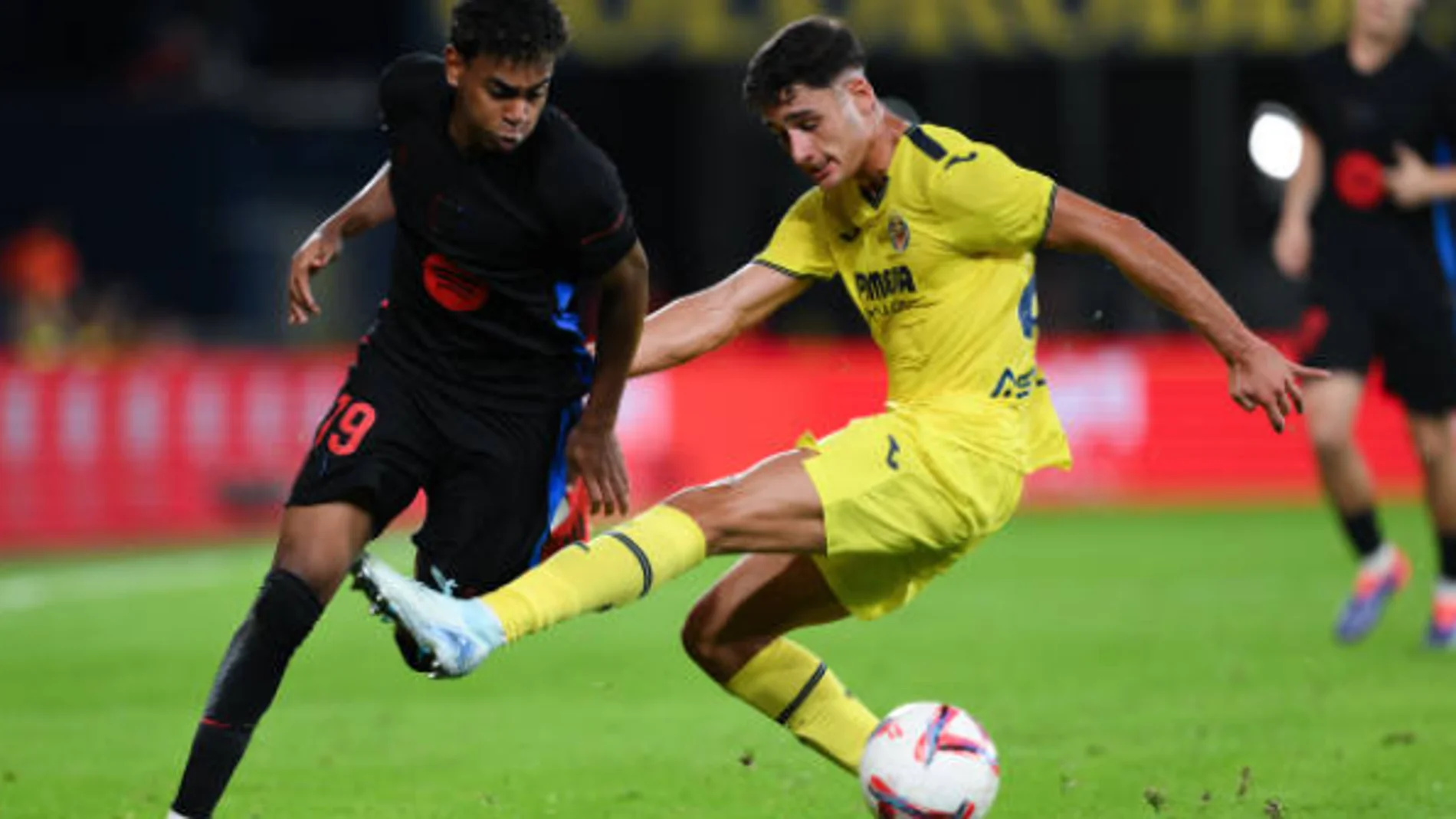 Ilias Akhomach y Lamine Yamal