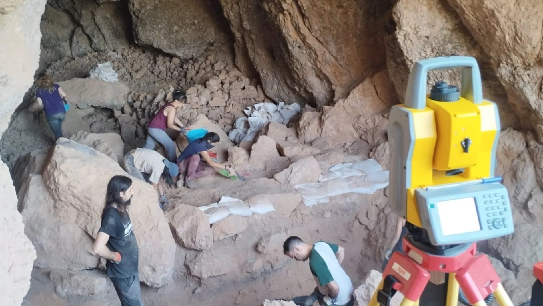 Encuentran niveles arqueológicos del neolítico antiguo en la Cova Gran de Collbató (Barcelona)