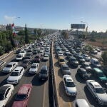Miles de personas huyen del sur del Líbano tras los "amplios" ataques aéreos de Israel