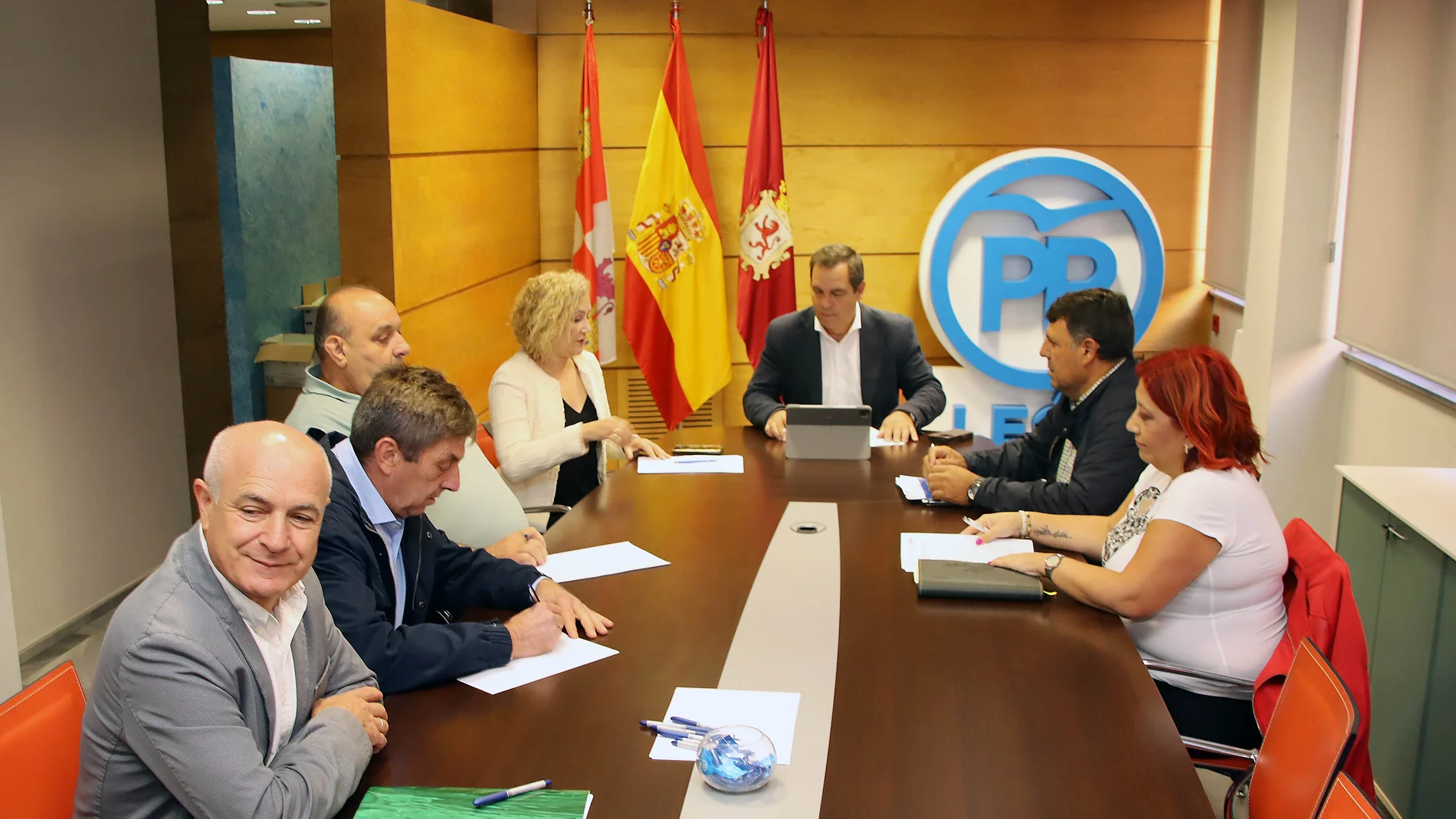 Pedro Gallardo y Silvia Franco con las Opas de León