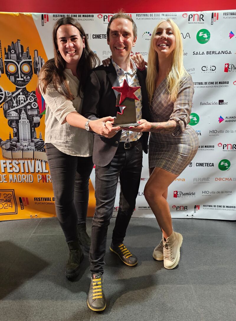 Elena Ferrándiz, Pedro Estepa y Christina Rapado recogen el Premio del Publico a Mejor Cortometraje en el Festival de Cine de Madrid-PNR por "Sole"