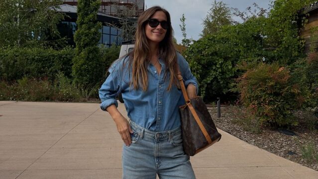 María Pombo con look doble denim.