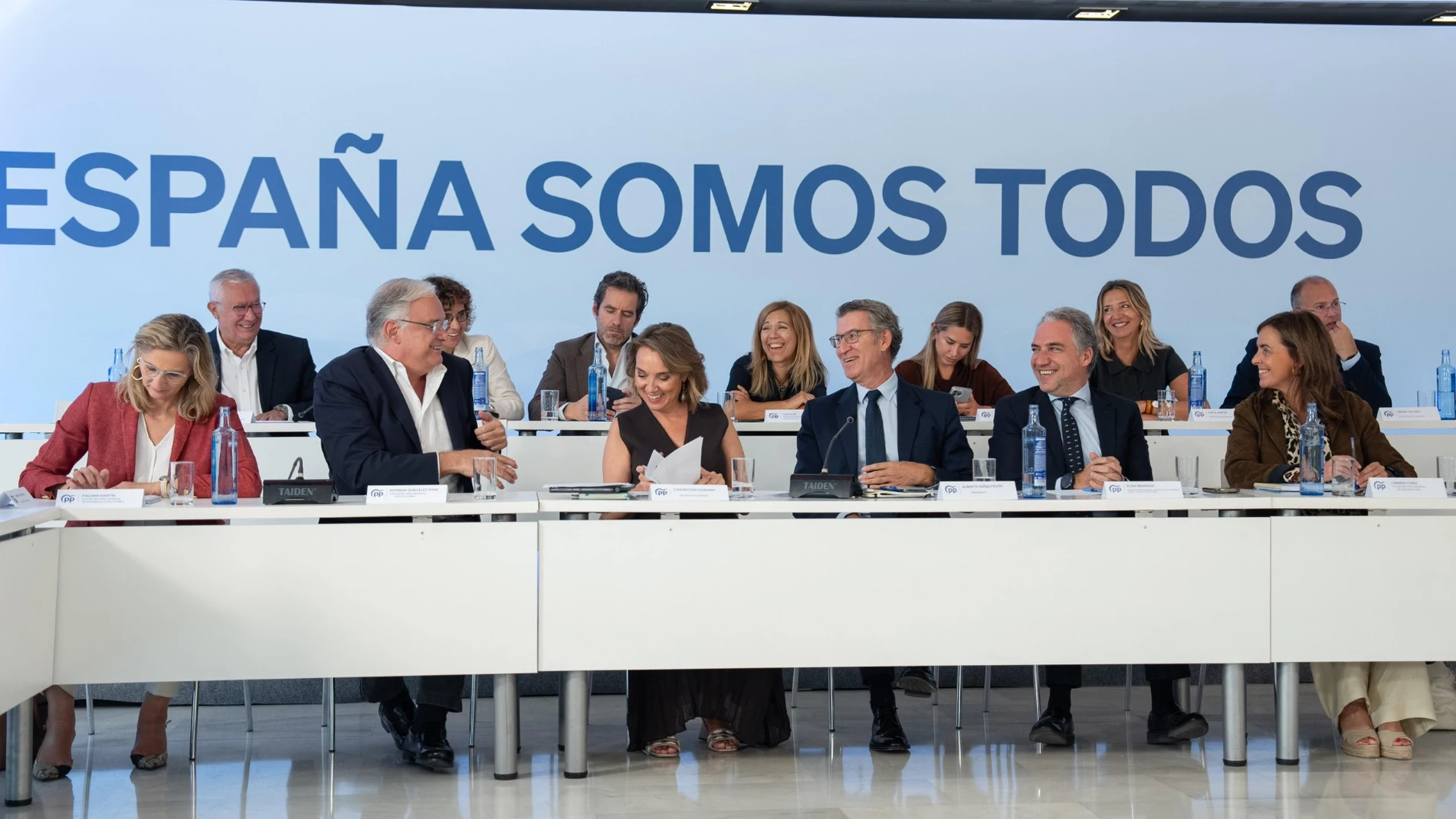 Feijóo junto al Comité Ejecutivo Nacional del PP.