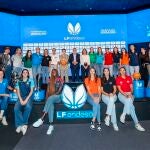En el centro, Elisa Aguilar, presidenta de la FEB, Rodríguez Uribes, presidente del CSD, y María Lacasa, de Endesa, en la presentación de la LF Endesa
