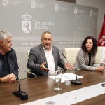 Álvarez Courel presenta el proyecto "Redprendiendo en mi pueblo"