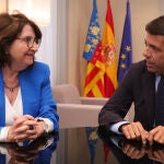 La rectora de la UA, Amparo Navarro, el presidente de la Generalitat Valenciana, Carlos Mazón, en su reunión de ayer en la delegación del Gobierno Valenciano en Alicante