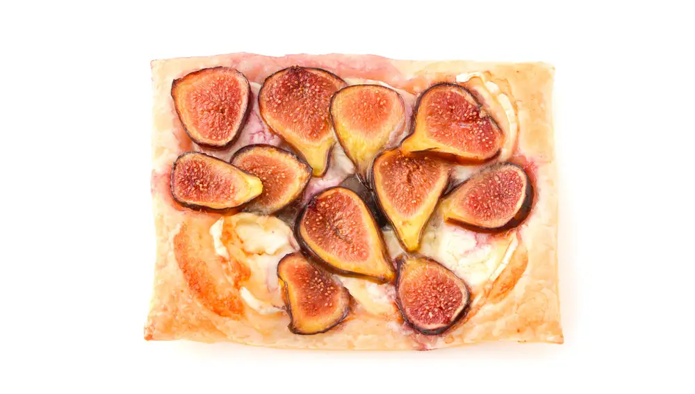 Tarta salada de queso e higos