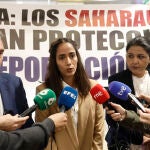 Tesh Sidi y Enrique Santiago intentan visitgar a los saharahuis retenidos en el aeropuerto de Barajas