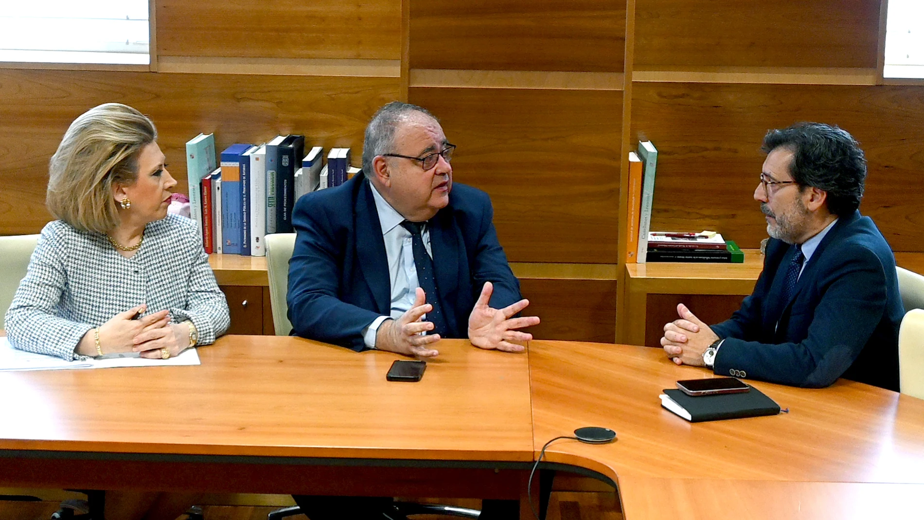 Alejandro Vázquez durante su encuentro con César Rodríguez