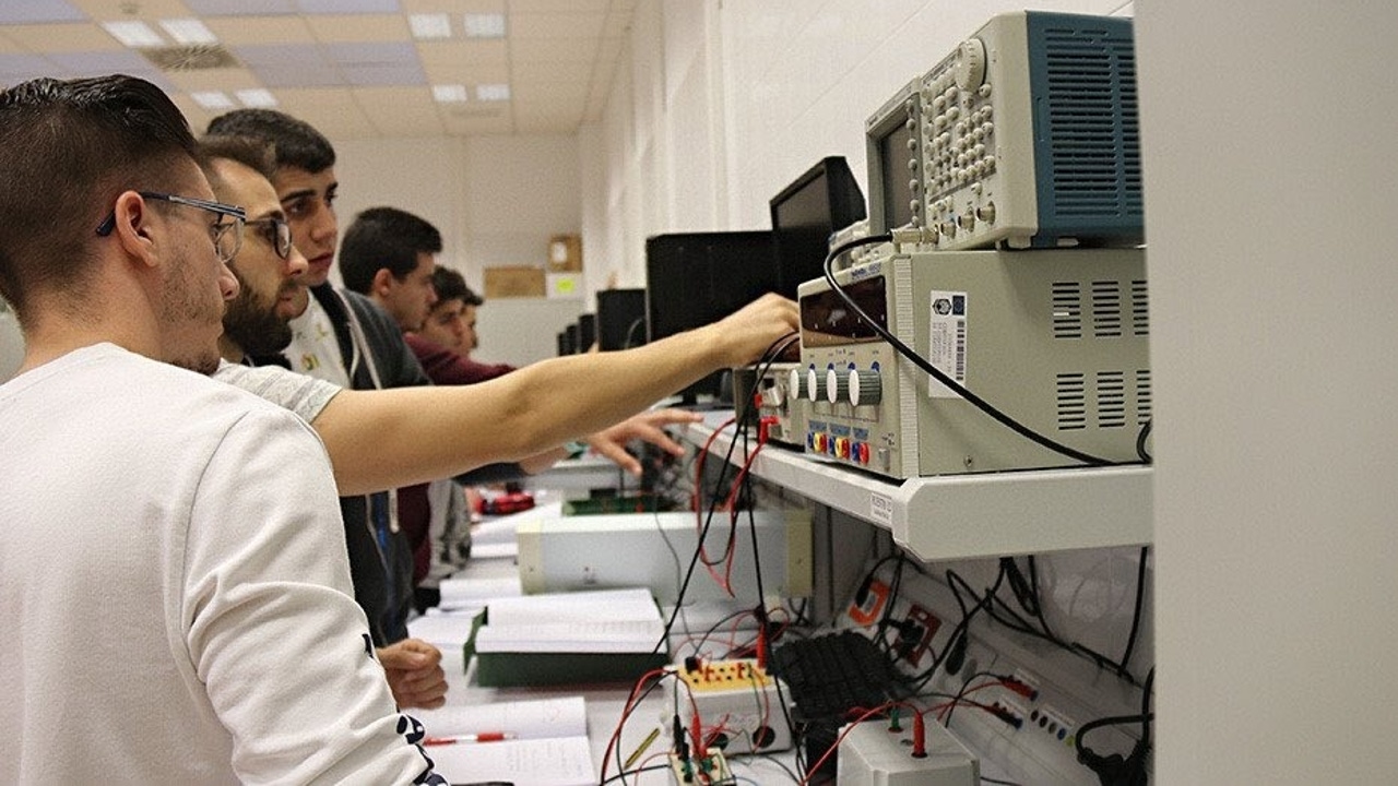 Empleo ofrecerá formación gratuita a unos 4.800 autónomos en Andalucía