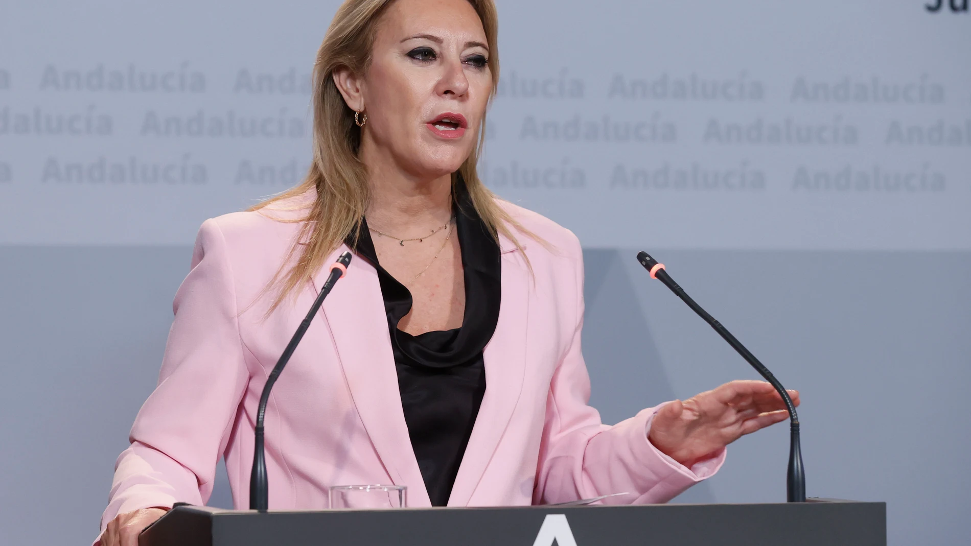SEVILLA, 24/09/2024.- La consejera de Economía, Hacienda y Fondos Europeos, Carolina España, ofrece una rueda de prensa tras el Consejo de Gobierno celebrado, este martes, en Sevilla. EFE/ José Manuel Vidal