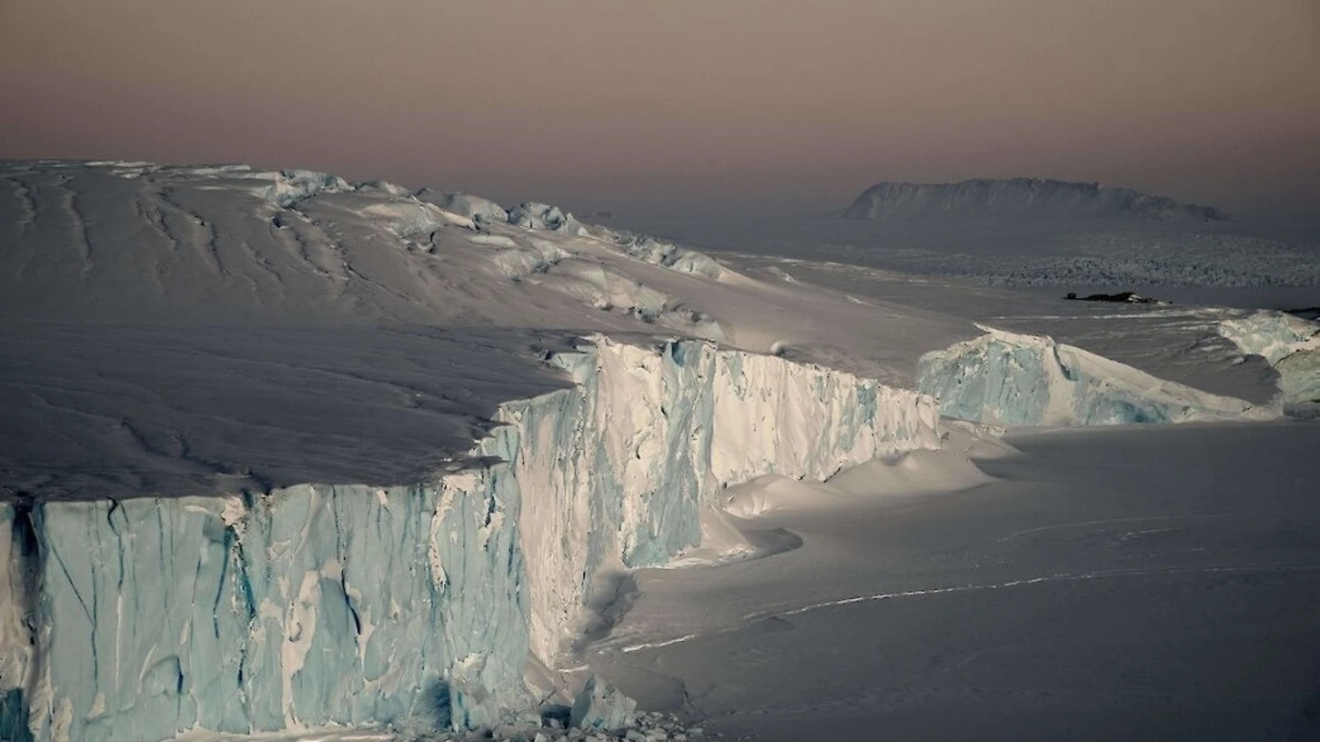 El derretimiento de la capa de hielo de la Antártida provocará un aumento del nivel del mar.REMITIDA / HANDOUT por PETER LAYFotografía remitida a medios de comunicación exclusivamente para ilustrar la noticia a la que hace referencia la imagen, y citando la procedencia de la imagen en la firma24/09/2024