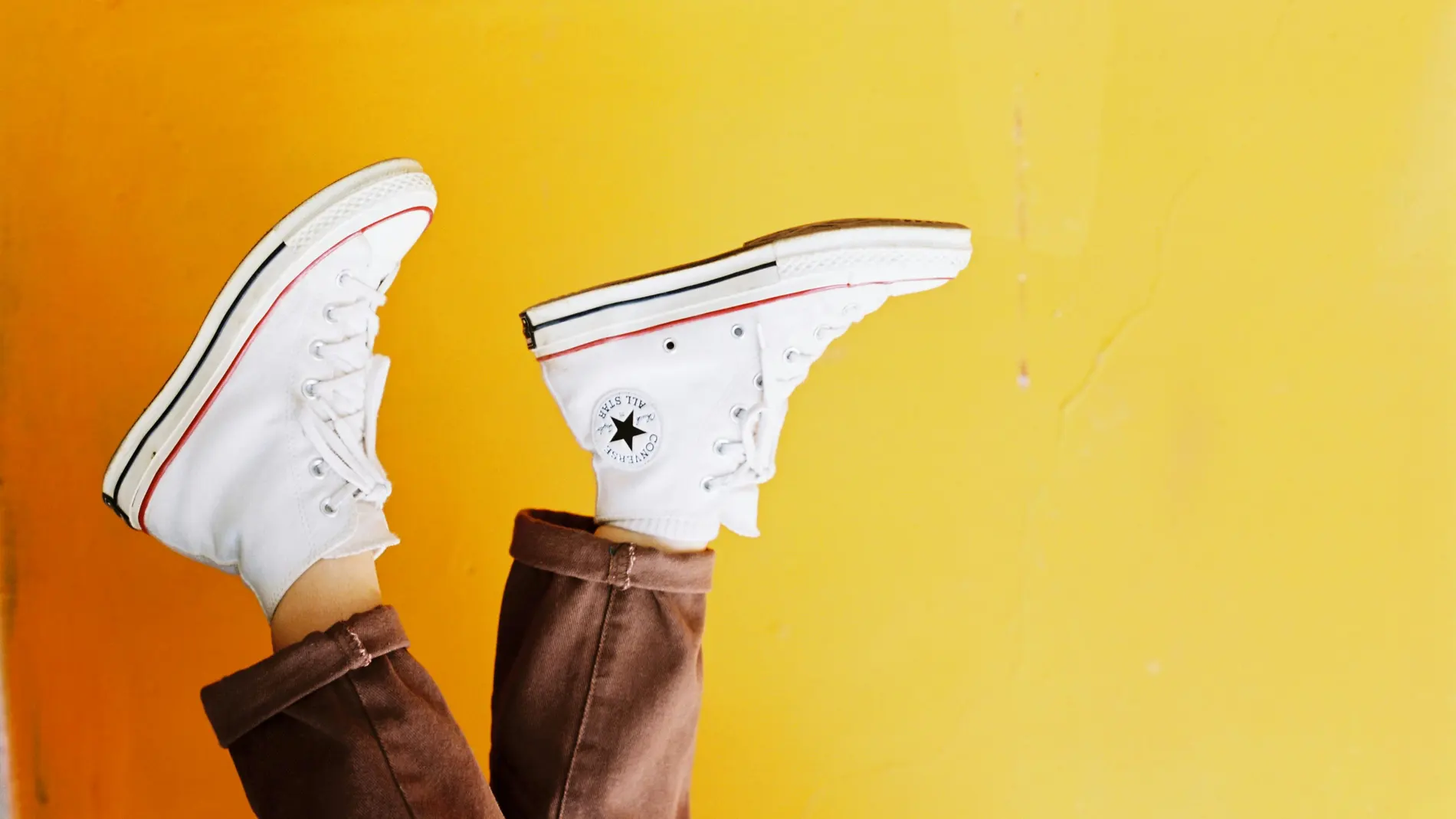 Cómo lavar las Converse blancas y que queden como recién compradas.