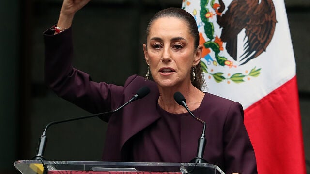 Sheinbaum acusa a la Corona española de agraviar al pueblo de México