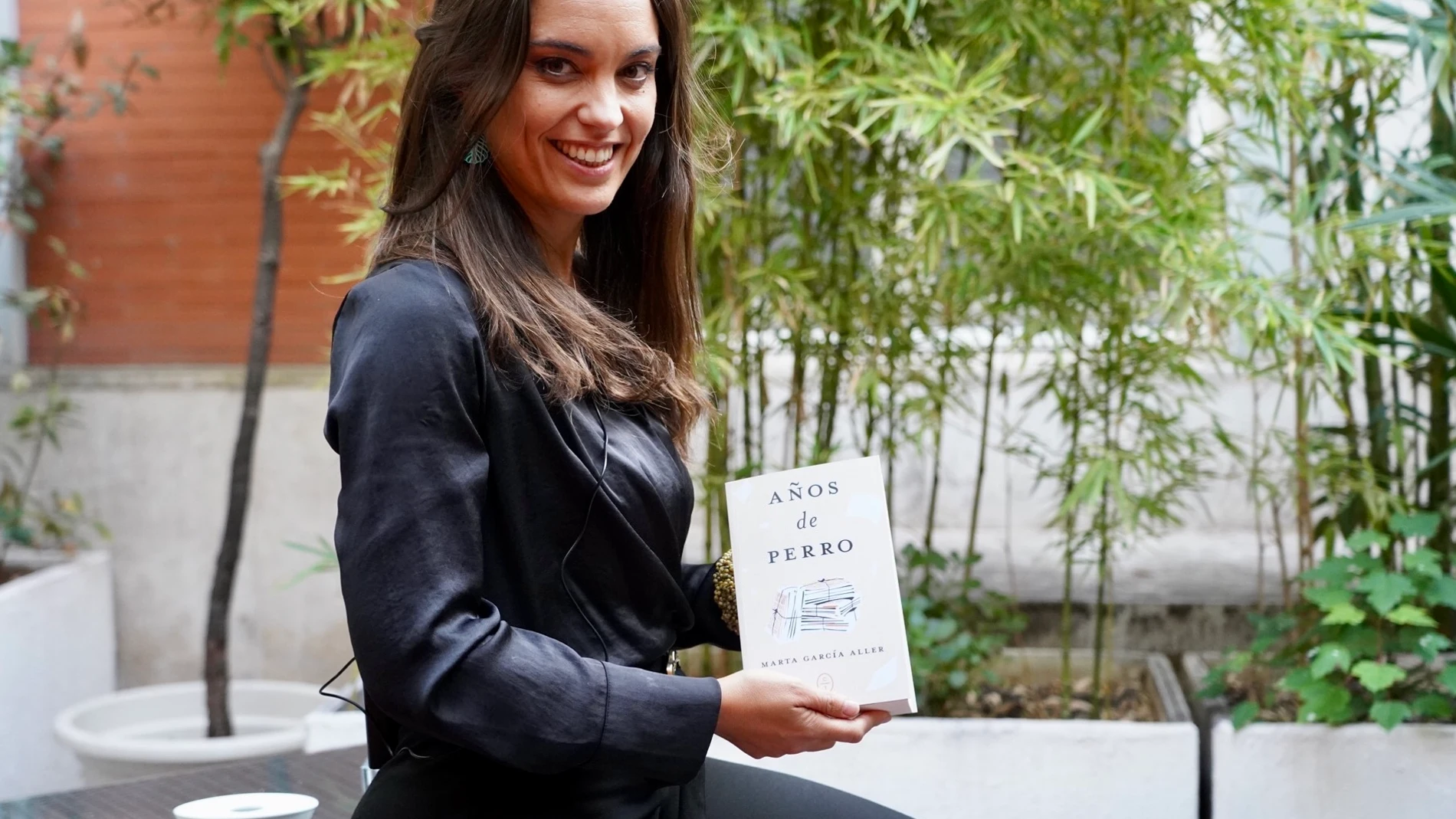 La periodista de Onda Cero Marta García Aller presenta su libro ’Años de Perro’
