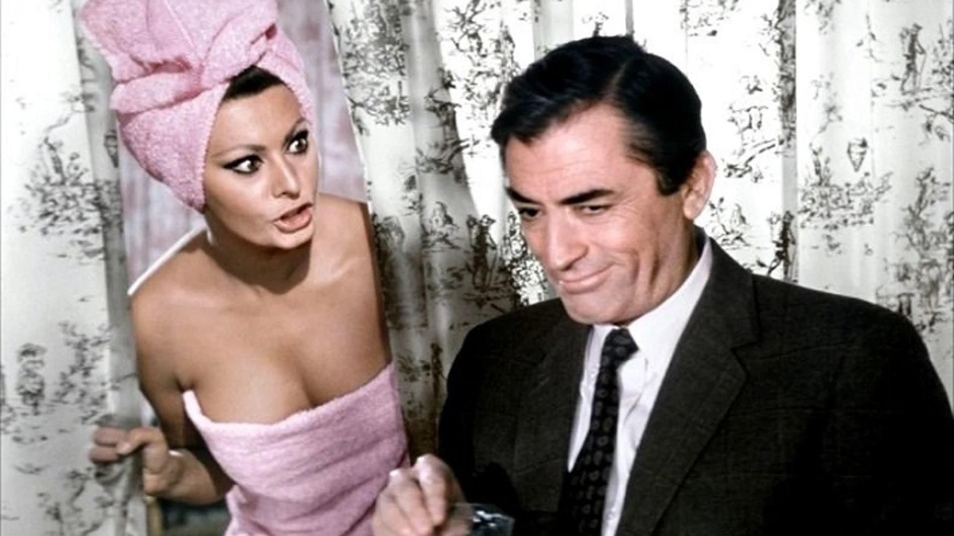 Sofía Loren y Gregory Peck en una legendaria escena de la película "Arabesque"