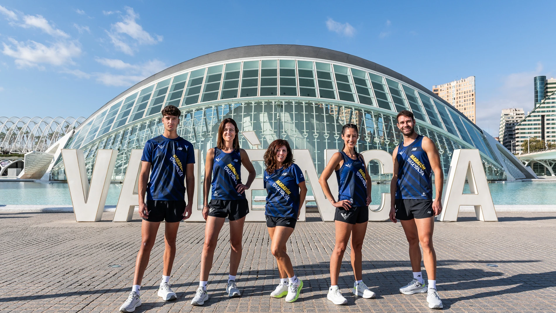 Imagen de la camiseta oficial de Maratón Valencia 2024
