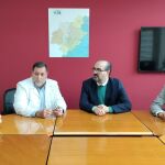 El alcalde de Ponferrada, Marco Morala; y los concejales, Lidia Coca y Luis A. Moreno, se reúnen con el gerente Juan Ortiz de Saracho