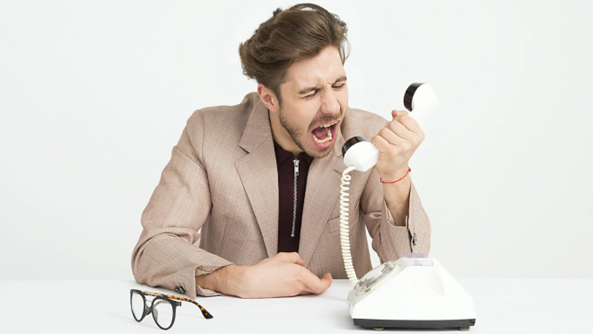 Una exteleoperadora revela el truco definitivo para dejar de recibir llamadas spam.