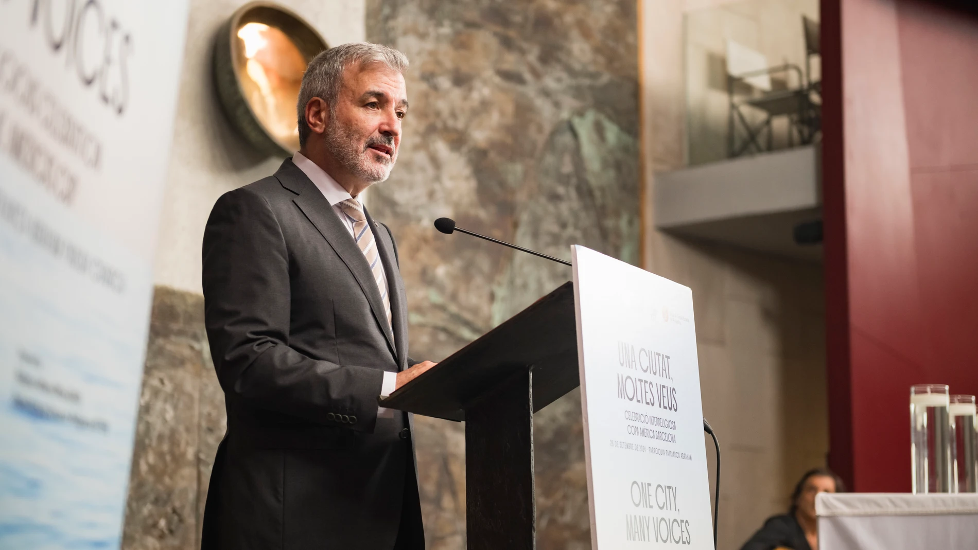 El alcalde de Barcelona, Jaume Collboni, en el acto 'Una ciudad, muchas voces. Celebración Interreligiosa Copa América Barcelona' REMITIDA / HANDOUT por AYUNTAMIENTO Fotografía remitida a medios de comunicación exclusivamente para ilustrar la noticia a la que hace referencia la imagen, y citando la procedencia de la imagen en la firma 26/09/2024