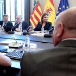 La presidenta del Puerto de Valencia, en primer plano, y al fondo, la alcaldesa Catalá