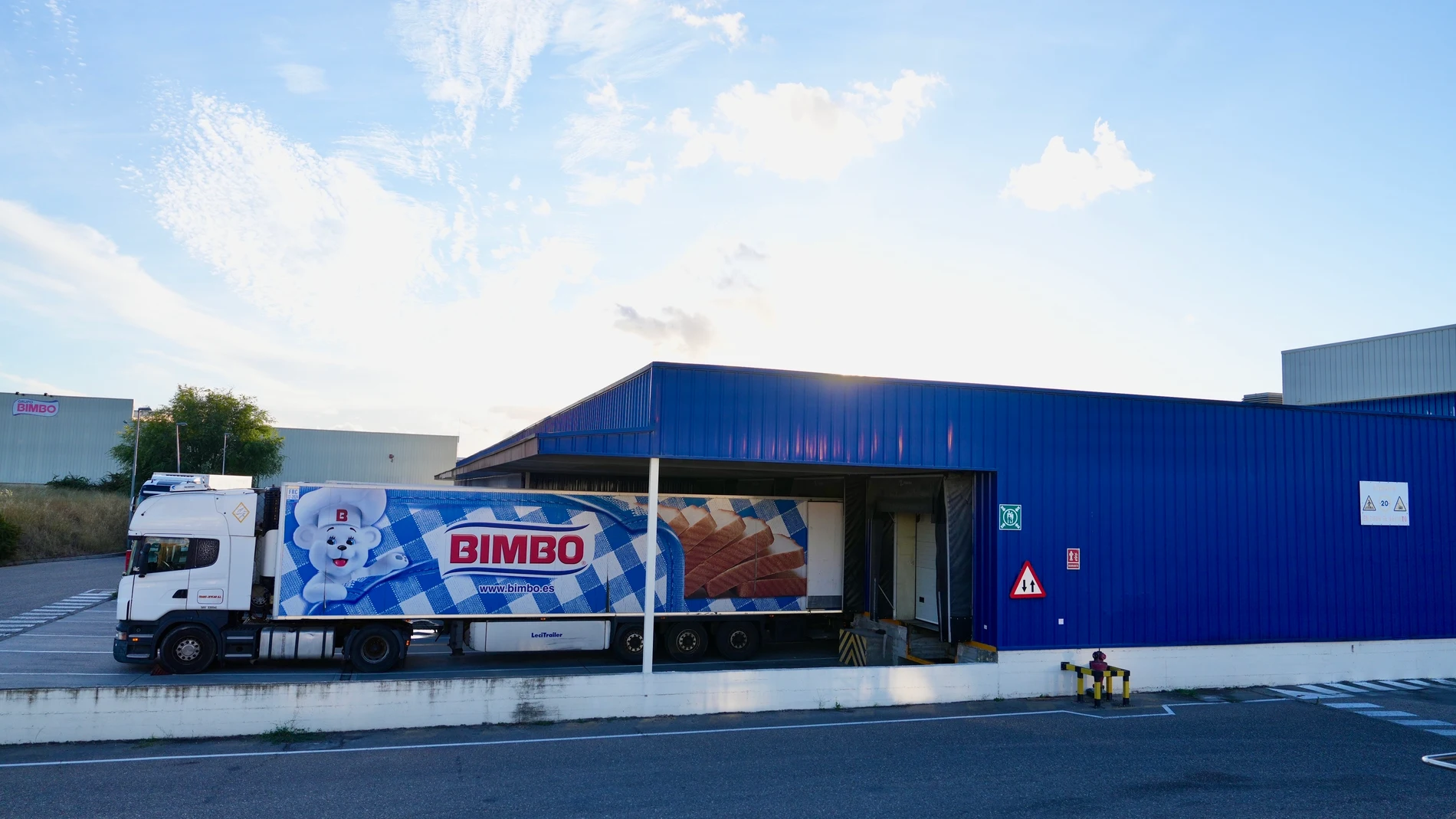 Exterior de la planta de Bimbo en Valladolid