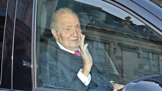 Don Juan Carlos I se encierra en casa de Pedro Campos tras la polémica de las fotos con Bárbara rey