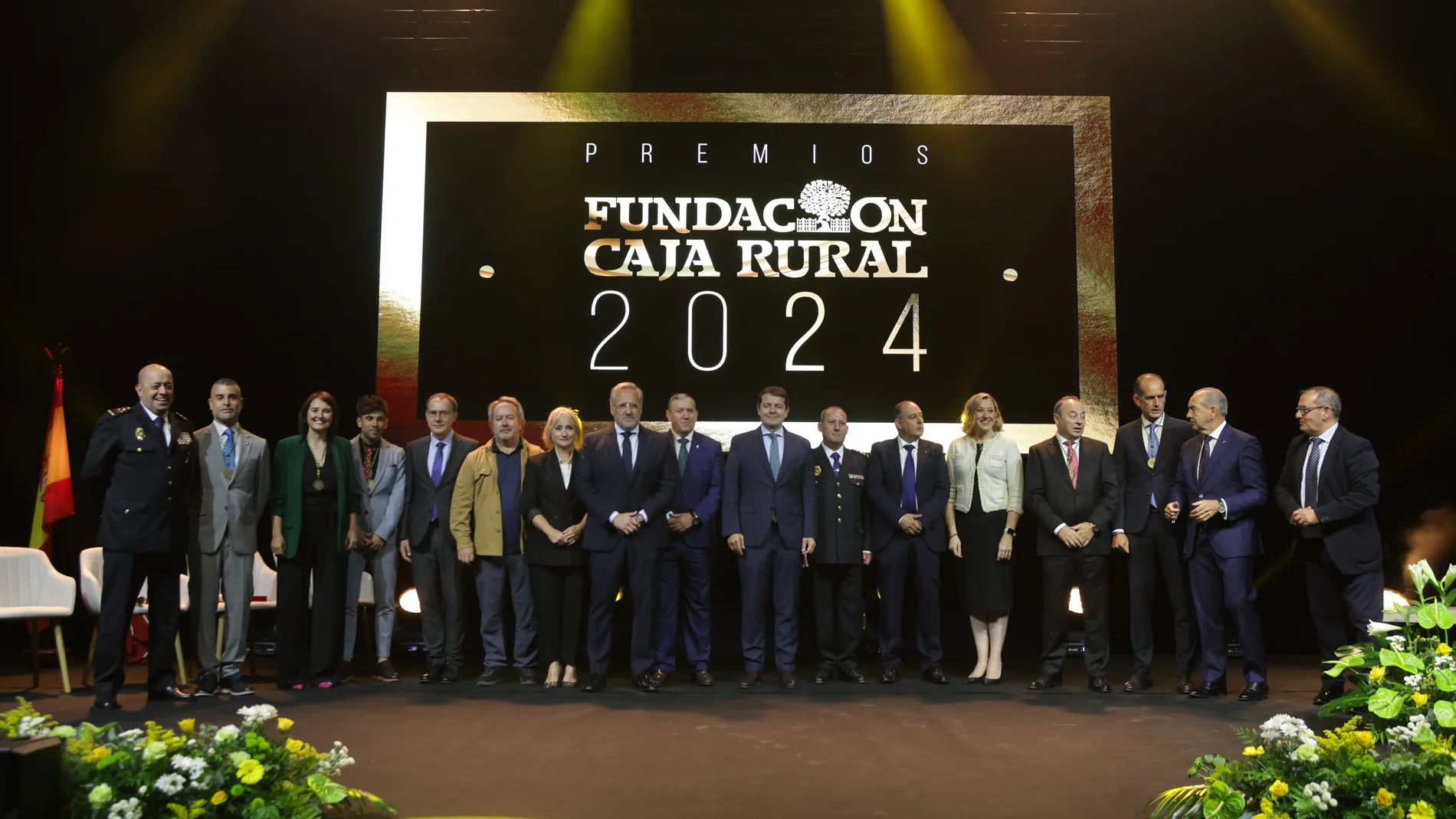 Autoridades y premiados en la Gala de la Fundación Caja Rural de Zamora