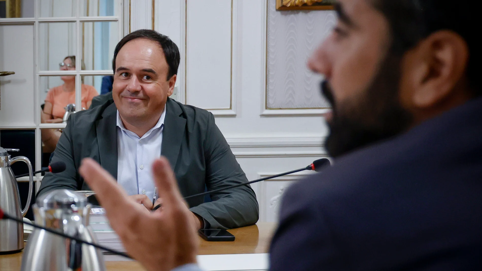 Al PP le basta con el apoyo del PSPV, pero no vetará a Vox. En la foto, Juanfran Pérez (PP) y José Muñoz (PSPV)
