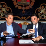 Carlos Mazón firma convenio en Alicante