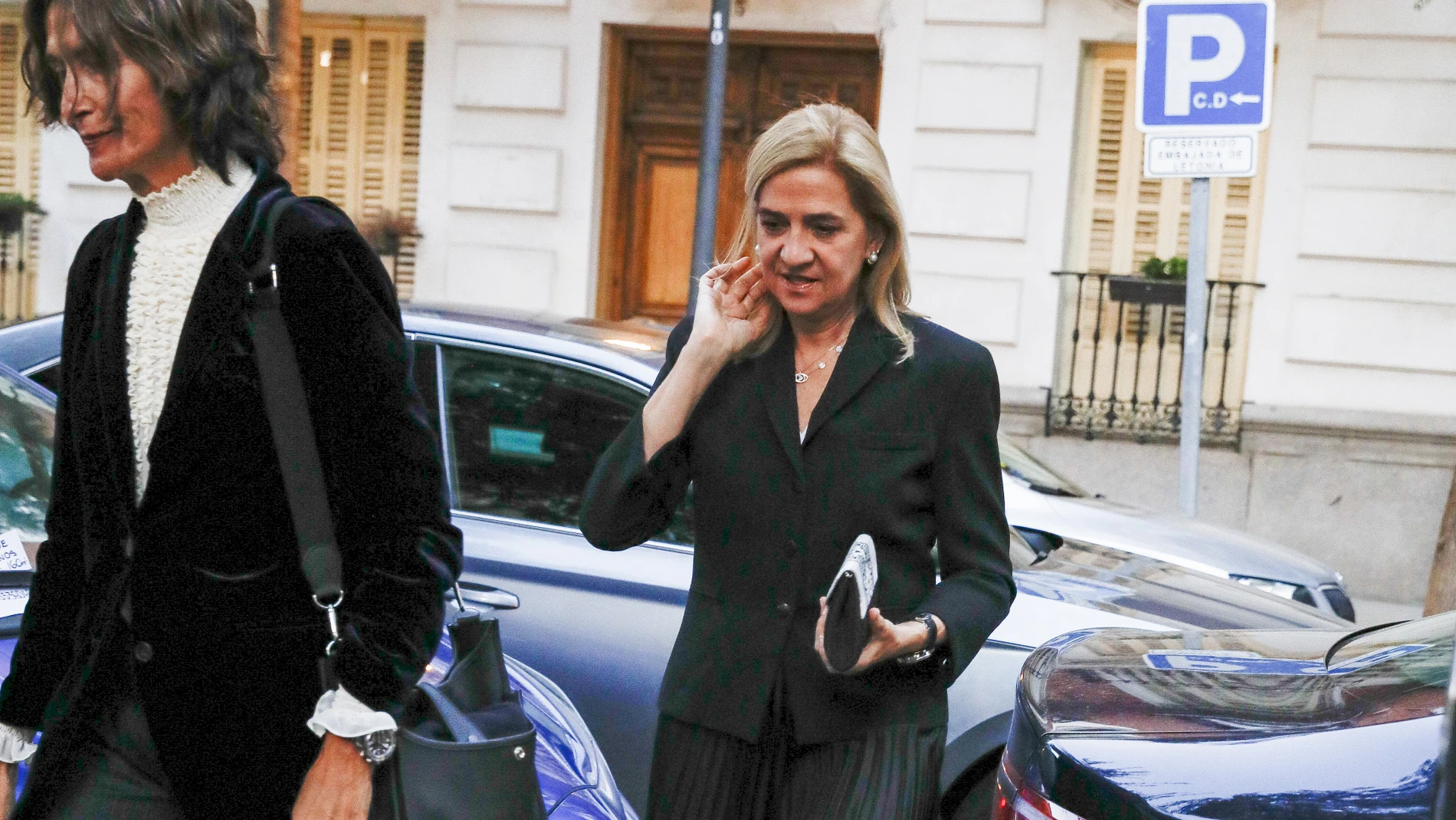 La Infanta Cristina y su look en Madrid.