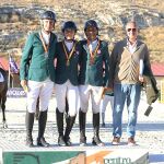 Pere Roquet (derecha), con campeones de caballos nacionales