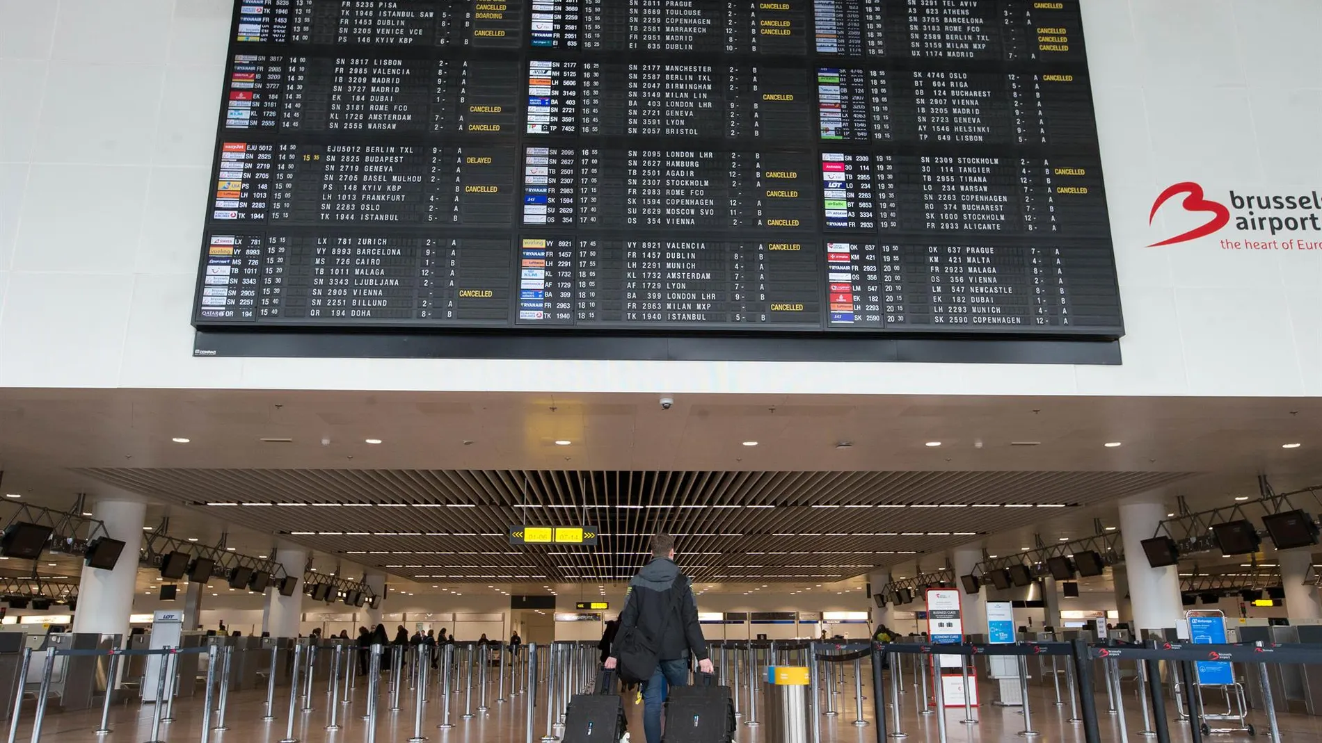 Economía.- El aeropuerto de Bruselas cancela todos los vuelos del próximo martes por huelga de limpieza y restauración