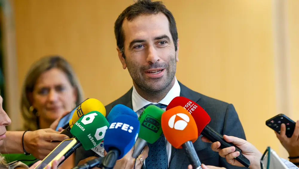 El ministro de Economía, Carlos Cuerpo asiste al acto de toma de posesión protocolaria de altos cargos del Ministerio