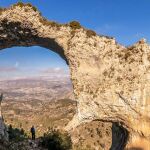 Imagen de los espectaculares arcos formados por la erosión del paso del tiempo en la roca